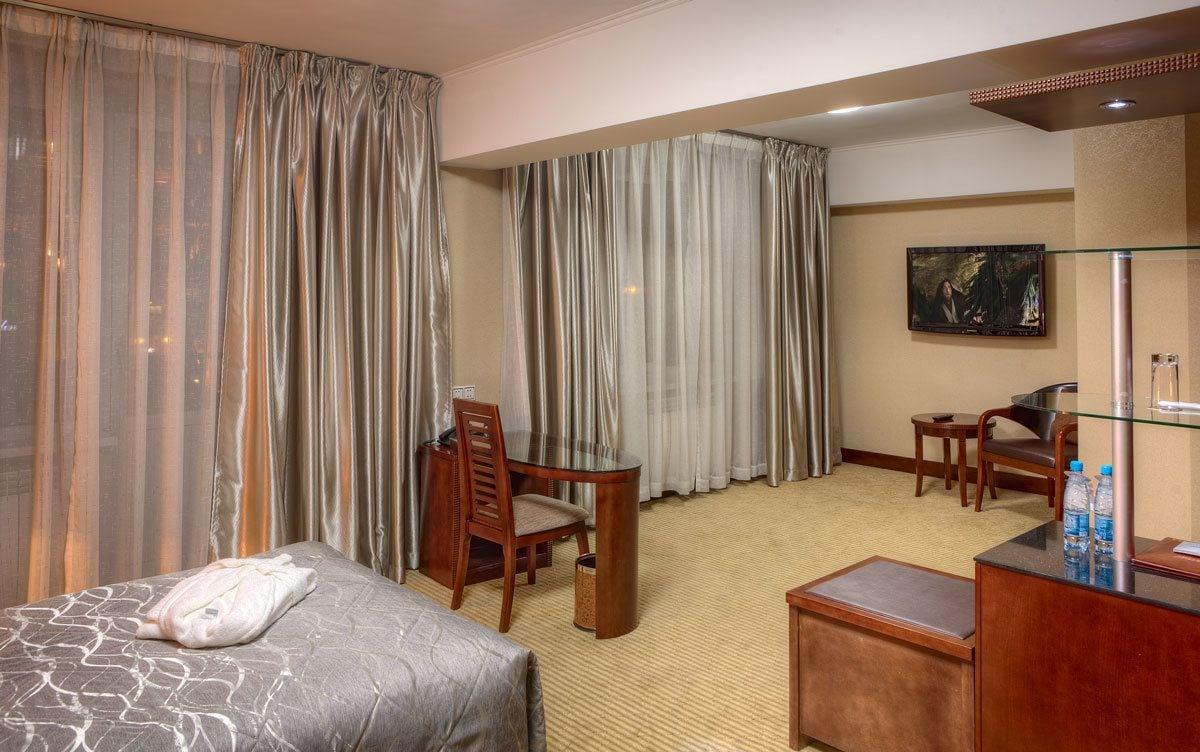 Voyage Hotel Almaty Eksteriør bilde