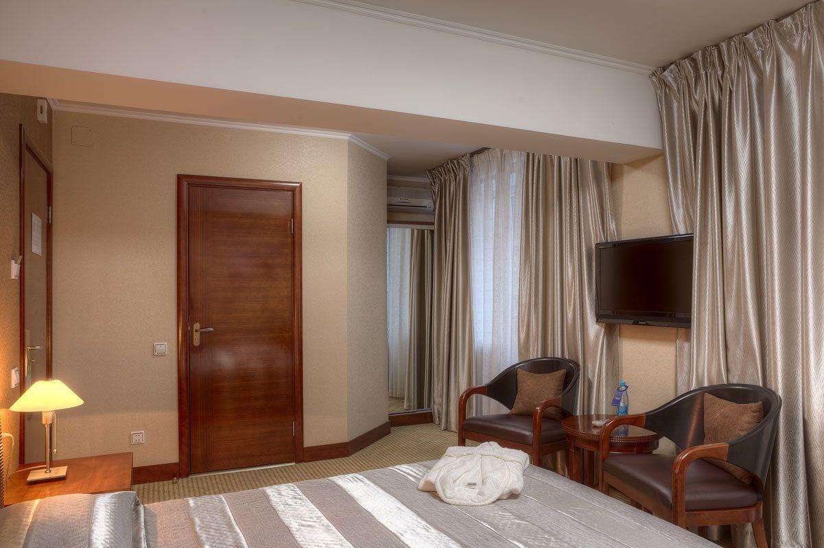 Voyage Hotel Almaty Eksteriør bilde