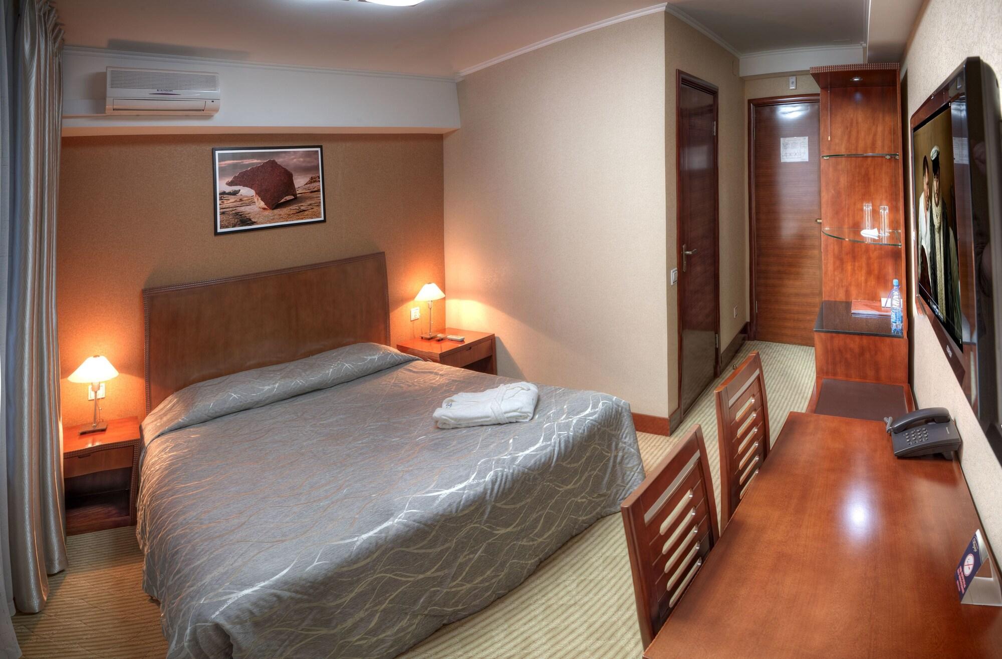 Voyage Hotel Almaty Eksteriør bilde