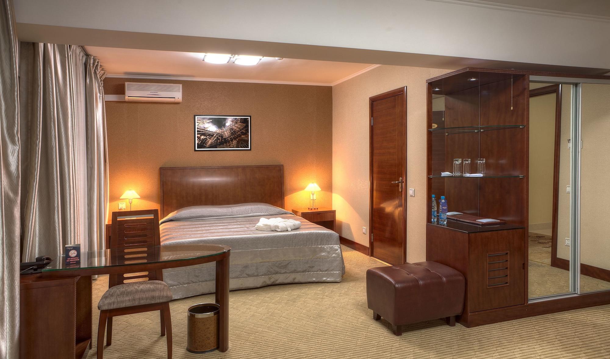 Voyage Hotel Almaty Eksteriør bilde