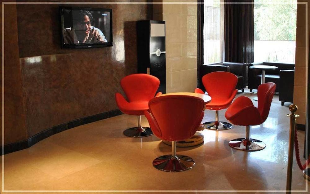 Voyage Hotel Almaty Rom bilde