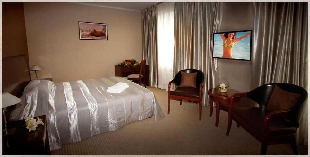 Voyage Hotel Almaty Eksteriør bilde