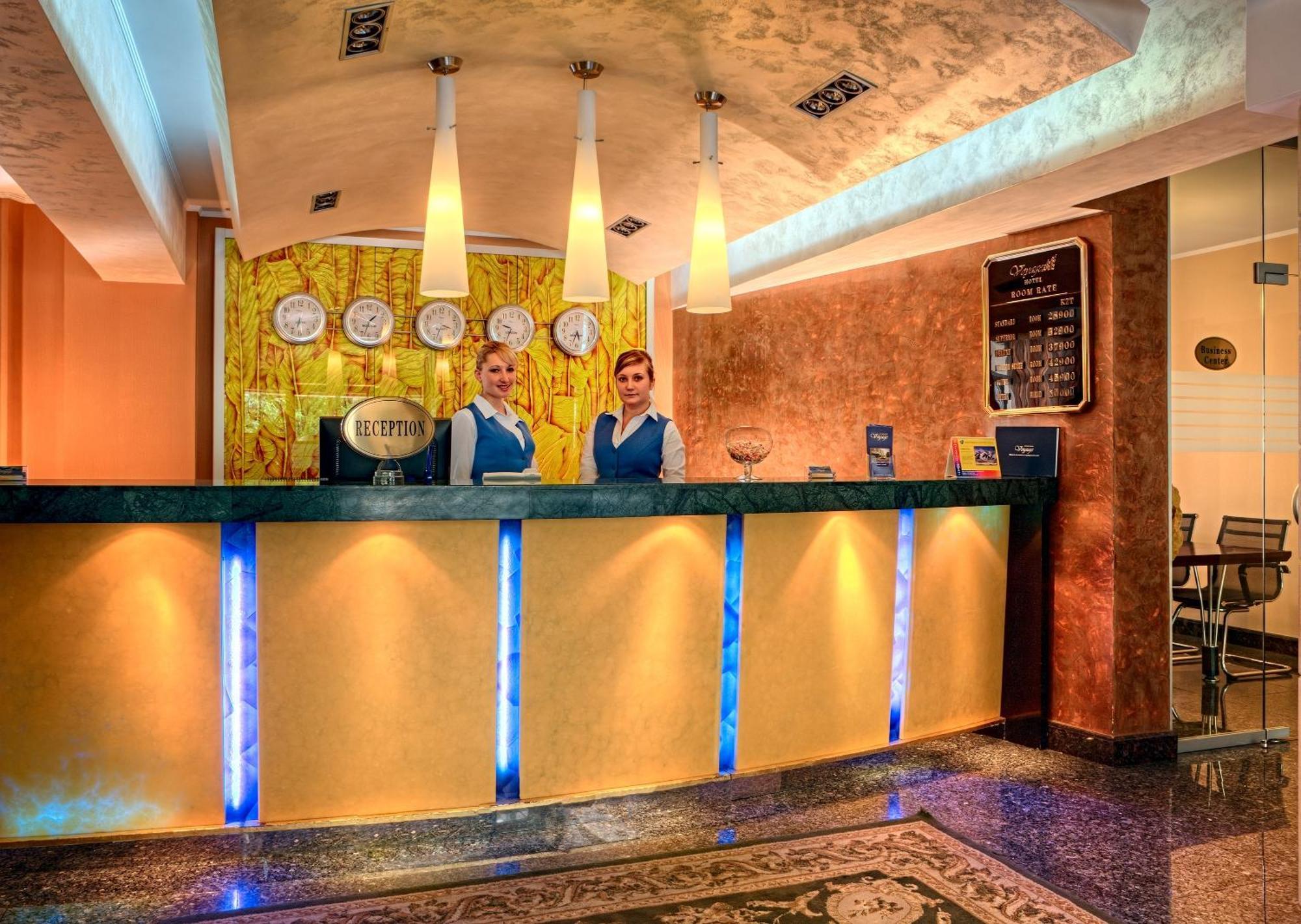 Voyage Hotel Almaty Eksteriør bilde