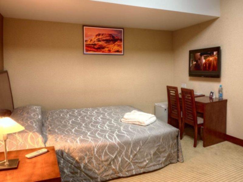 Voyage Hotel Almaty Eksteriør bilde
