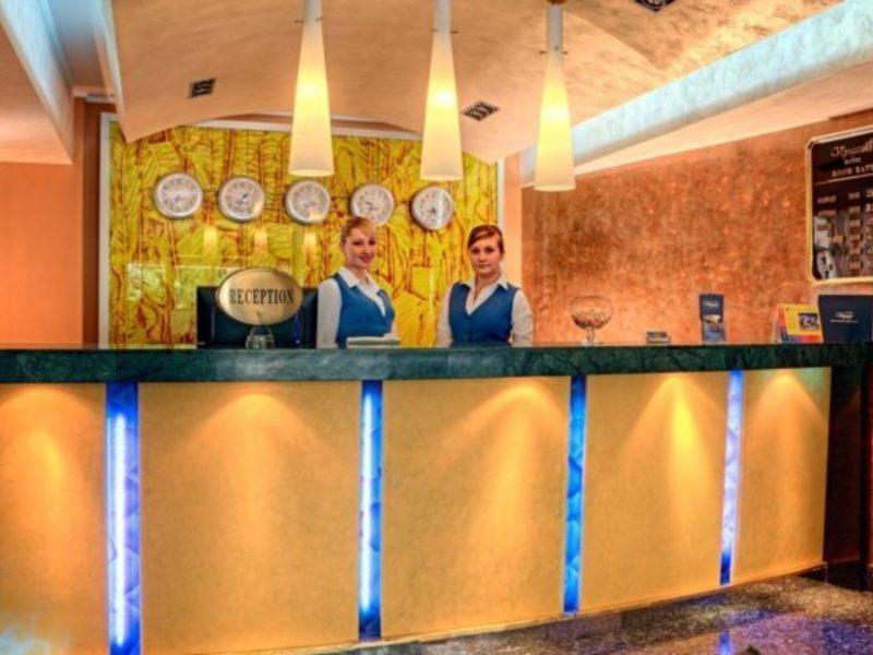 Voyage Hotel Almaty Eksteriør bilde