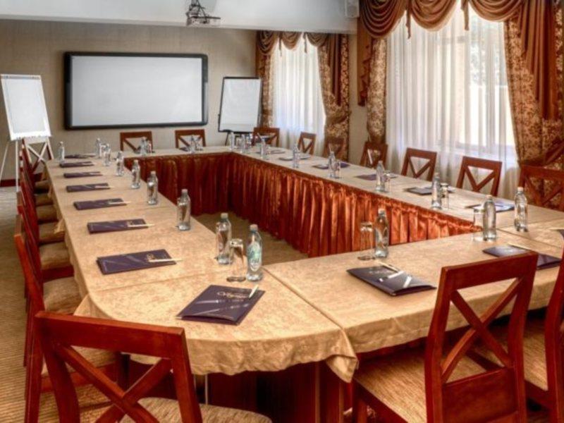 Voyage Hotel Almaty Eksteriør bilde