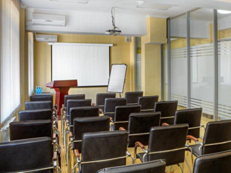 Voyage Hotel Almaty Eksteriør bilde